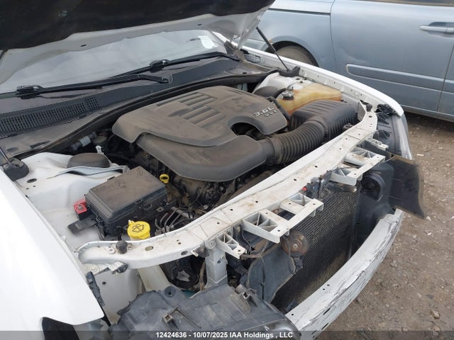 Chrysler 300 2016 2C3CCABG6GH231452 Image 10