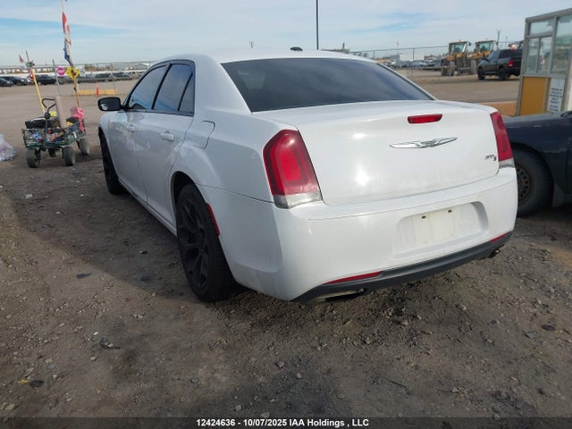 Chrysler 300 2016 2C3CCABG6GH231452 Image 3