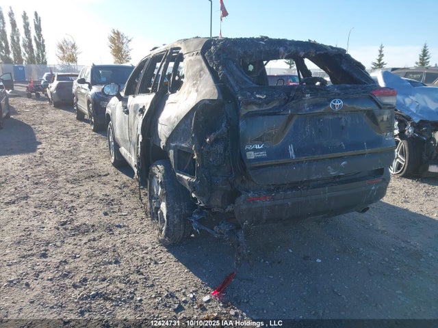 12424731 :رقم المزاد ، 2T3RWRFV7MW106136 vin ، 2021 Toyota Rav4 Xle مزاد بيع
