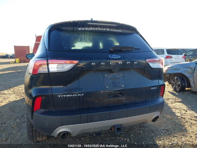 1FMCU9DZ6MUA59899 Ford hev/phev