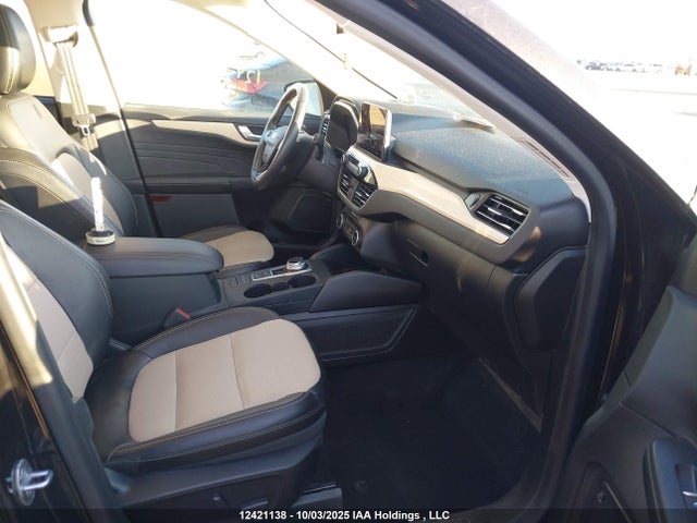 1FMCU9DZ6MUA59899 Ford hev/phev