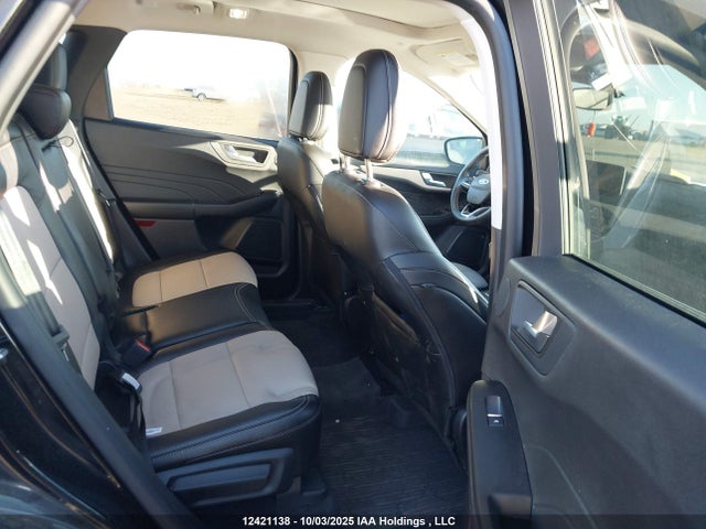 1FMCU9DZ6MUA59899 Ford hev/phev