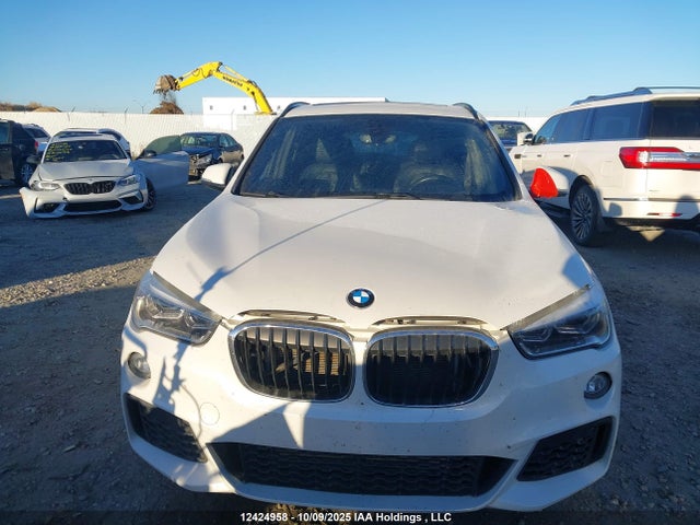 BMW X1 2016 WBXHT3C37G5F65379 Image 12