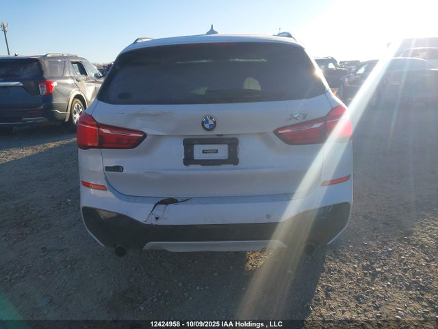 BMW X1 2016 WBXHT3C37G5F65379 Image 16