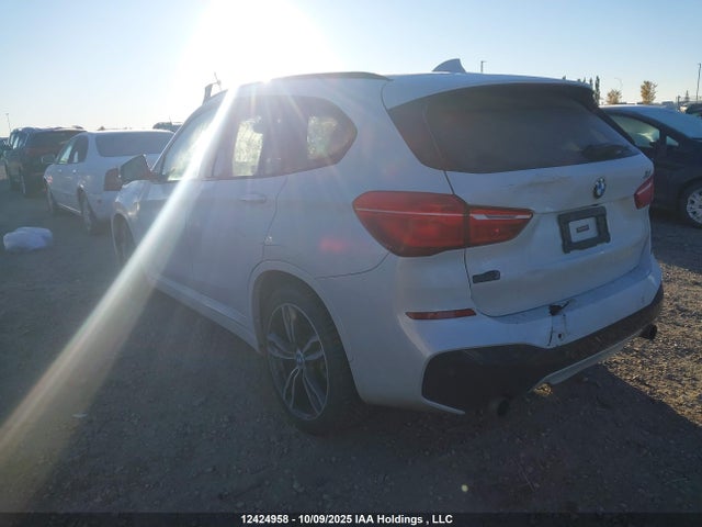 BMW X1 2016 WBXHT3C37G5F65379 Image 3