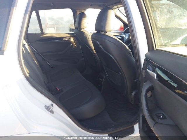 BMW X1 2016 WBXHT3C37G5F65379 Image 8