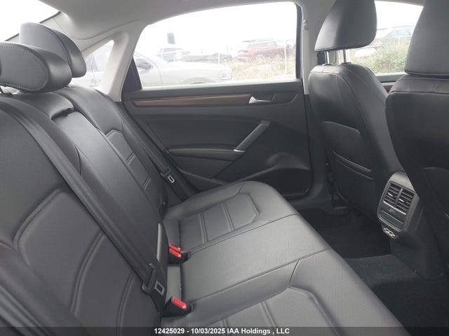 Volkswagen Passat 2022 1VWBA7A39NC004560 Image 8