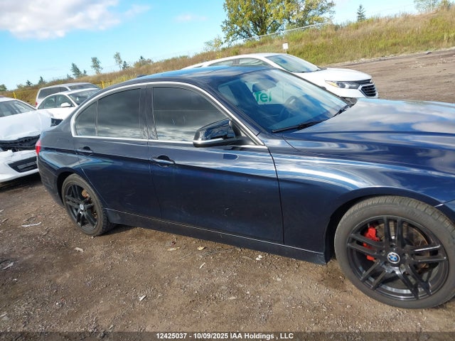 WBA8A3C38HK692139 BMW 320i