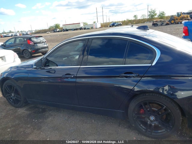 WBA8A3C38HK692139 BMW 320i
