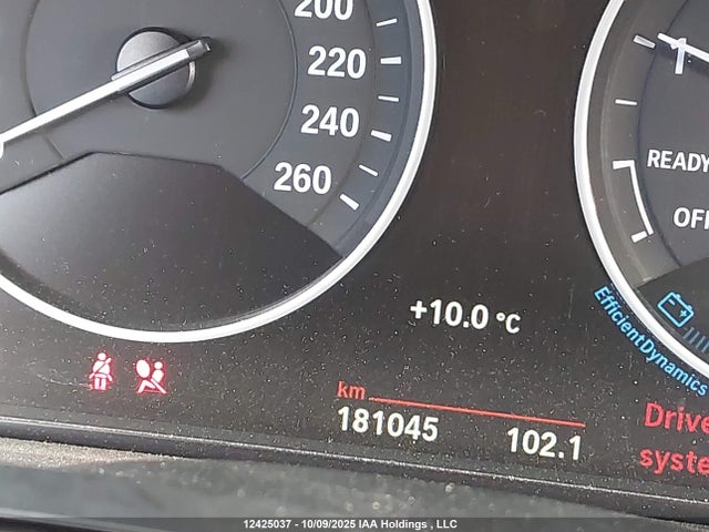 WBA8A3C38HK692139 BMW 320i