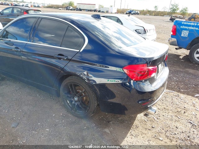 WBA8A3C38HK692139 BMW 320i