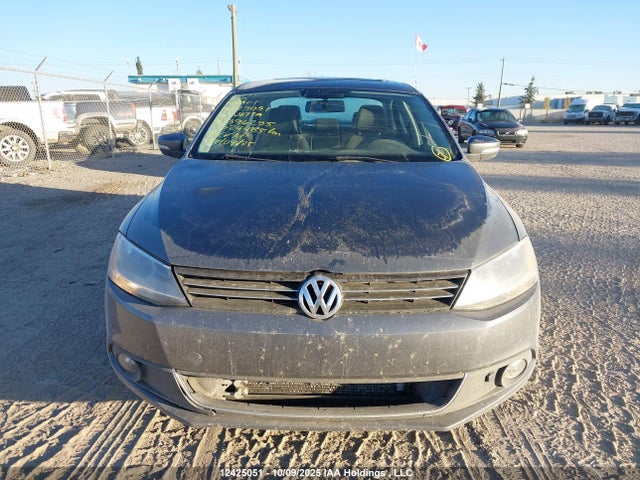 3VWLL7AJ1EM396235 Volkswagen 2014