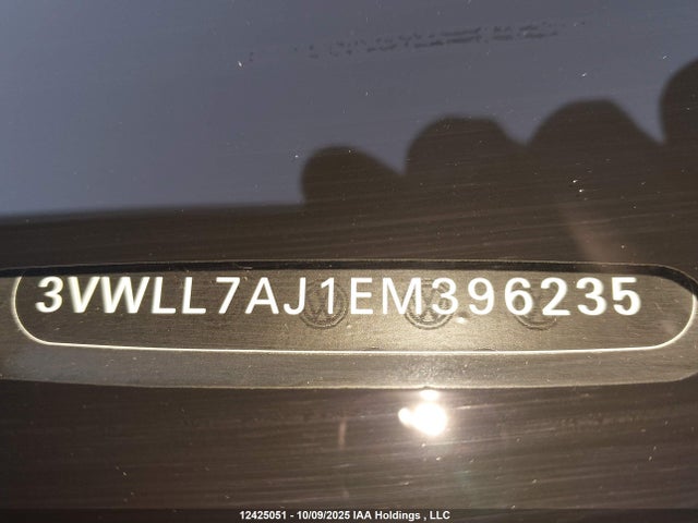 3VWLL7AJ1EM396235 Volkswagen 2014