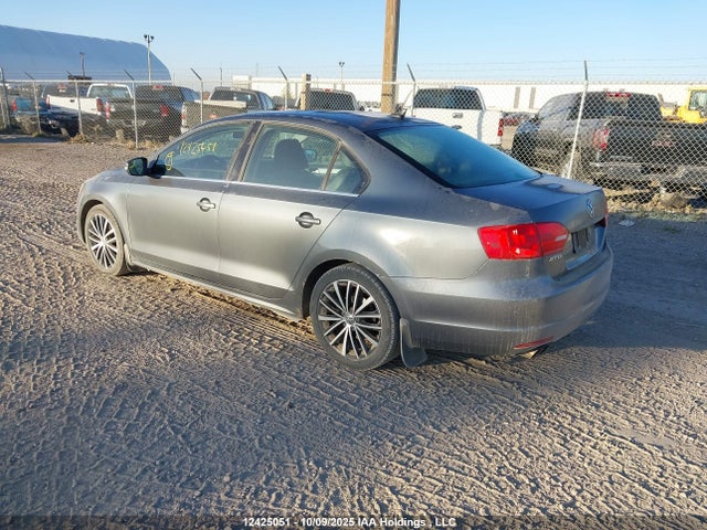 3VWLL7AJ1EM396235 Volkswagen 2014