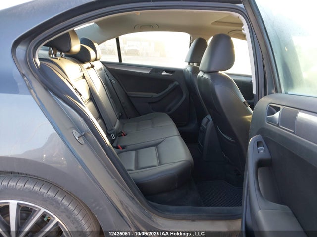 3VWLL7AJ1EM396235 Volkswagen 2014