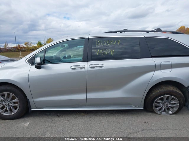 5TDGSKFC0SS156691 Toyota Sienna