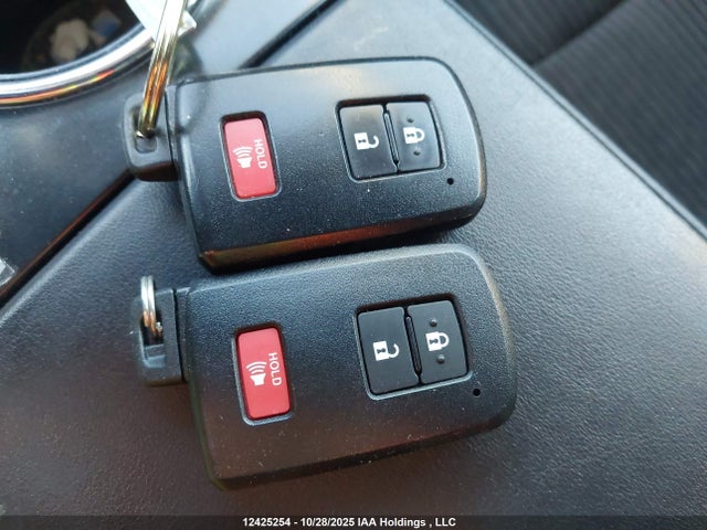 JTDZN3EUXJJ076181 Toyota PRIUS V