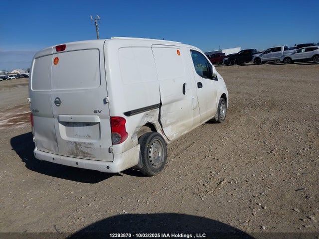 3N6CM0KNXGK692651 Nissan 2016