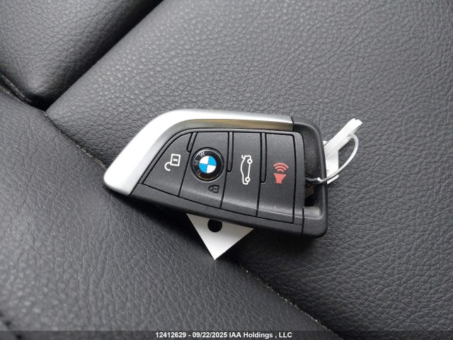 BMW X1 2017 WBXHT3C32H5F78896 Image 11