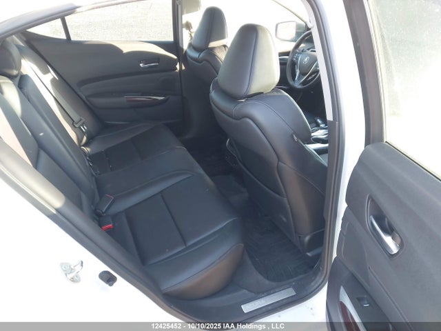 Acura j35y6 2015 19UUB3F75FA803697 Image 8
