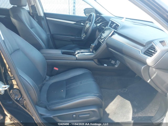 Продажа на аукционе авто 2018 Honda Civic Touring, vin: 2HGFC1F96JH101331, номер лота: 12425490