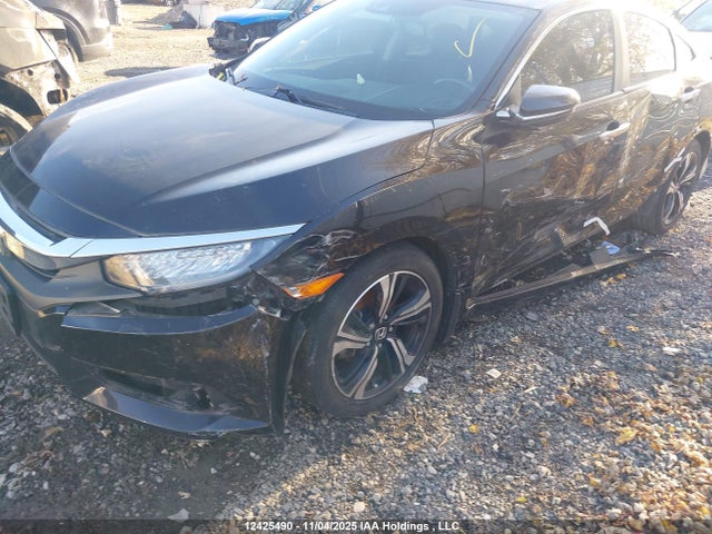 Продажа на аукционе авто 2018 Honda Civic Touring, vin: 2HGFC1F96JH101331, номер лота: 12425490
