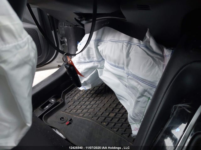 12425540 :رقم المزاد ، 5YFBPMBEXNP304860 vin ، 2022 Toyota Corolla Le مزاد بيع