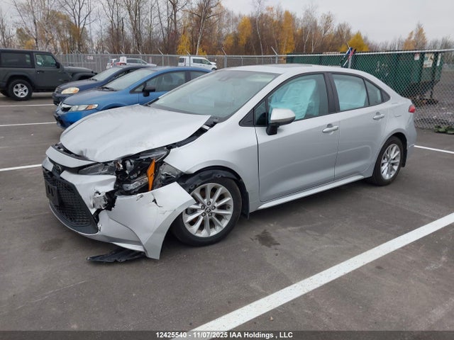 12425540 :رقم المزاد ، 5YFBPMBEXNP304860 vin ، 2022 Toyota Corolla Le مزاد بيع