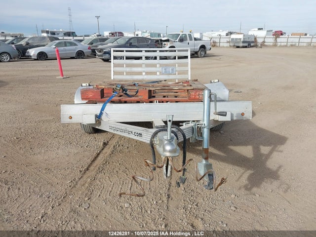 12426281 :رقم المزاد ، 5WFBU1013FB005629 vin ، 2015 Alcom Llc Utility Trailer C8 مزاد بيع