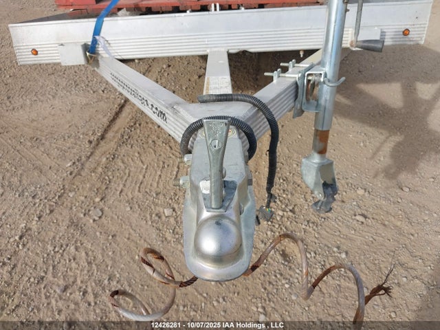 12426281 :رقم المزاد ، 5WFBU1013FB005629 vin ، 2015 Alcom Llc Utility Trailer C8 مزاد بيع