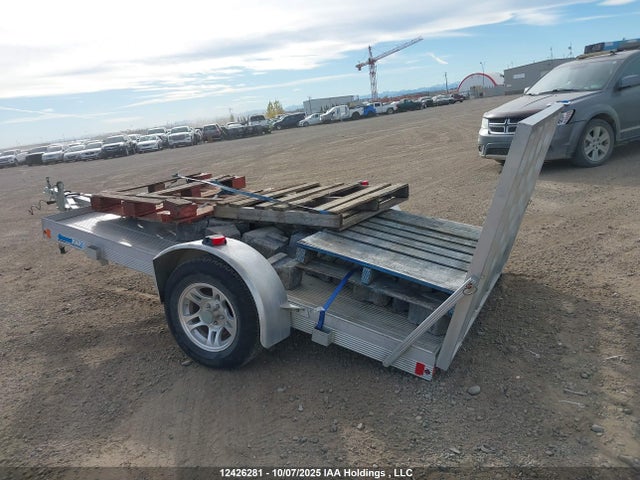 12426281 :رقم المزاد ، 5WFBU1013FB005629 vin ، 2015 Alcom Llc Utility Trailer C8 مزاد بيع
