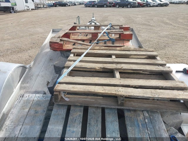 12426281 :رقم المزاد ، 5WFBU1013FB005629 vin ، 2015 Alcom Llc Utility Trailer C8 مزاد بيع