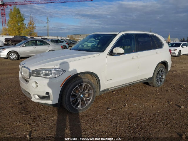 BMW X5 2015 5UXKR6C5XF0J75923 Image 2
