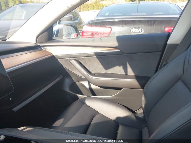 5YJ3E1EB2PF677710 Tesla MODEL 3