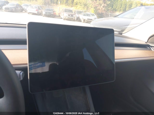 5YJ3E1EB2PF677710 Tesla MODEL 3