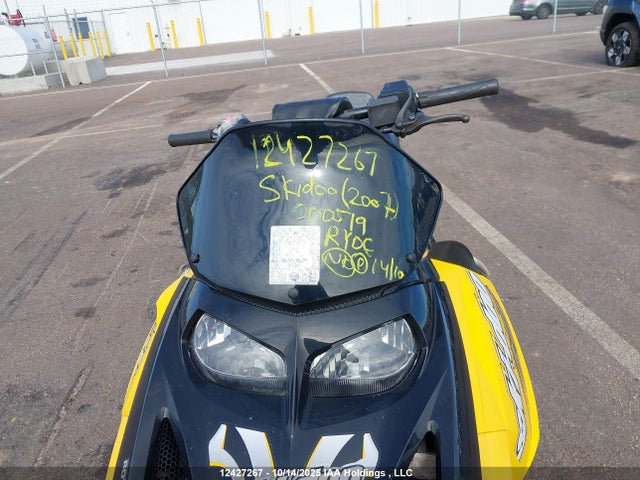 12427267 :رقم المزاد ، 2BPSMC7C97V000519 vin ، 2007 Skidoo  مزاد بيع