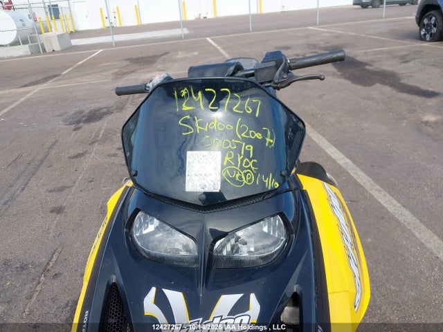 12427267 :رقم المزاد ، 2BPSMC7C97V000519 vin ، 2007 Skidoo  مزاد بيع