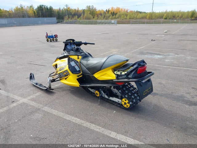 12427267 :رقم المزاد ، 2BPSMC7C97V000519 vin ، 2007 Skidoo  مزاد بيع