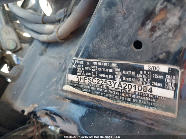 12428029 :رقم المزاد ، 1HFSC2253YA201004 vin ، 2000 Honda Gl1500 Se مزاد بيع