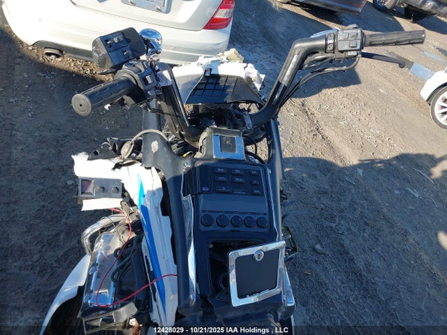 12428029 :رقم المزاد ، 1HFSC2253YA201004 vin ، 2000 Honda Gl1500 Se مزاد بيع