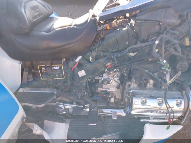 12428029 :رقم المزاد ، 1HFSC2253YA201004 vin ، 2000 Honda Gl1500 Se مزاد بيع