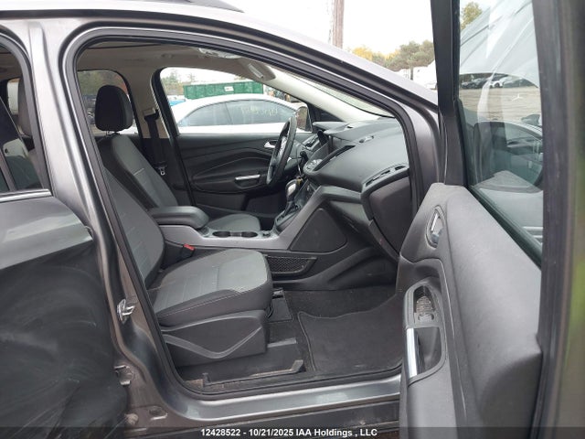 2014 Ford Escape Se მანქანა იყიდება აუქციონზე, vin: 1FMCU0GX5EUD95759, აუქციონის ნომერი: 12428522