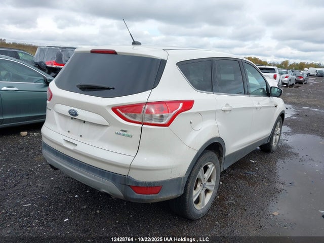 12428764 :رقم المزاد ، 1FMCU0GX3FUC71507 vin ، 2015 Ford Escape Se مزاد بيع