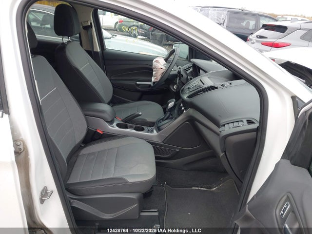 12428764 :رقم المزاد ، 1FMCU0GX3FUC71507 vin ، 2015 Ford Escape Se مزاد بيع