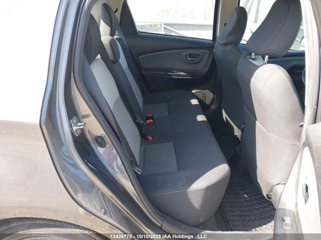 VNKKTUD35KA102376 Toyota Yaris