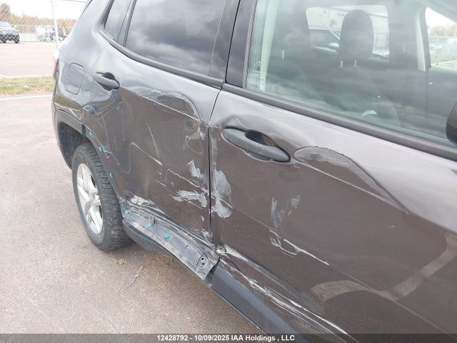 Jeep 2018 2018 3C4NJDAB0JT239997 Image 6
