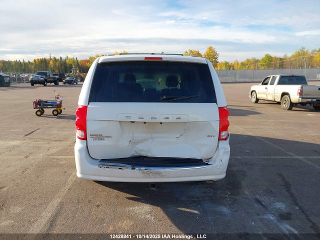 2C4RDGBG2GR124074 Dodge Grand Caravan Se/sxt