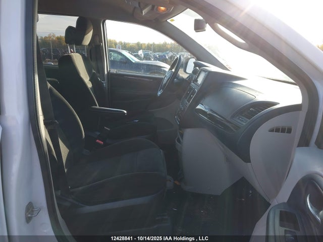 2C4RDGBG2GR124074 Dodge Grand Caravan Se/sxt