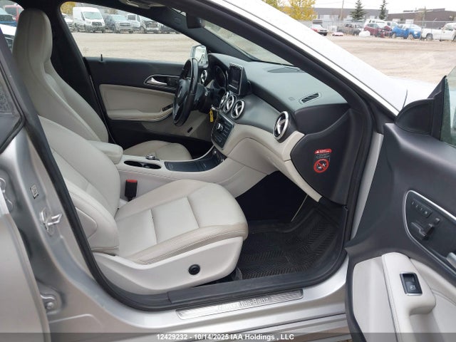 WDDSJ4GB6EN134869 Mercedes-Benz CLA 250 4MATIC