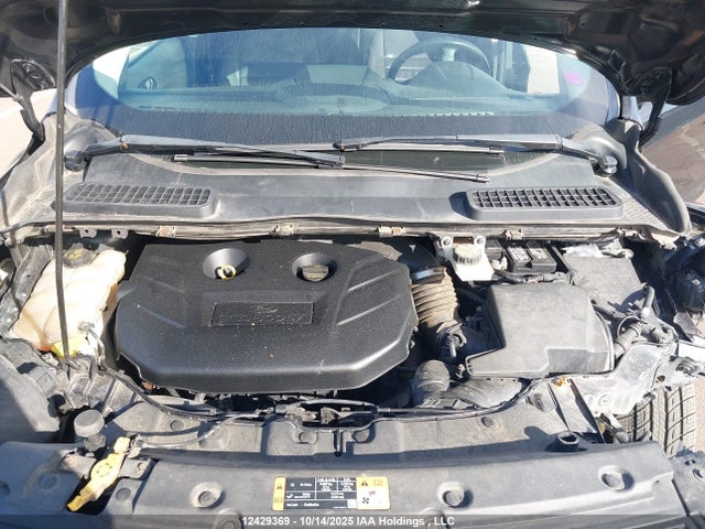 1FMCU9J95FUA00401 Ford Escape Titanium